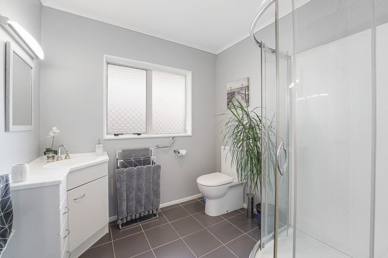 Photo of property in 25 Utauta Street, Waikanae, 5036