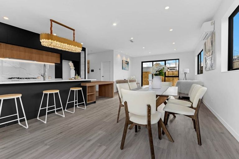 Photo of property in 93 Maungakaraka Road, Karaka, 2580