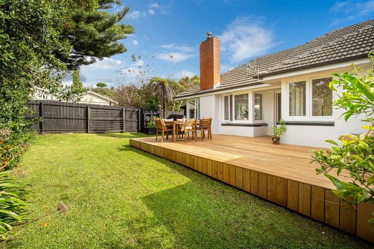 Photo of property in 1/41 College Road, Northcote, Auckland, 0627