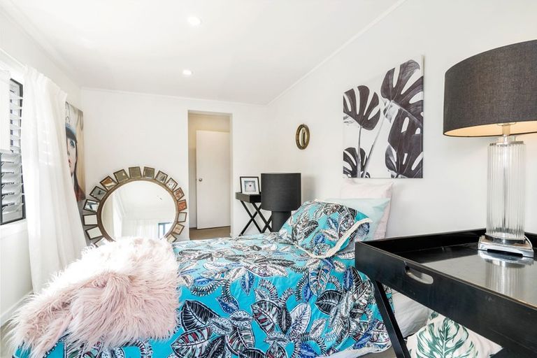 Photo of property in 82 Bay Street, Red Beach, 0932