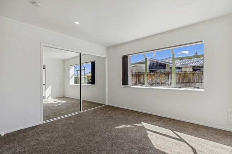 Photo of property in 21 Settlers Cove, Weymouth, Auckland, 2103