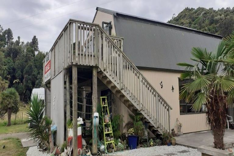 Photo of property in 97b Te Mahoe Road, Mokau, 4376