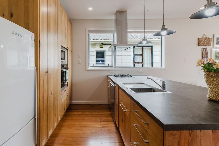 Photo of property in 19 Hobart Street, Miramar, Wellington, 6022