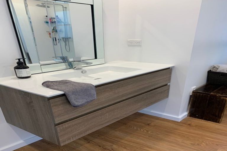 Photo of property in 53 Stillwater Crescent, Stillwater, Silverdale, 0993