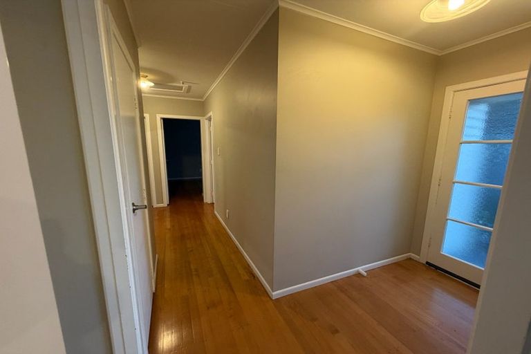 Photo of property in 36 Waipani Road, Te Atatu Peninsula, Auckland, 0610