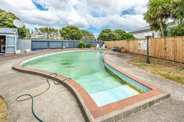 Photo of property in 1 Hurworth Place, College Estate, Whanganui, 4500