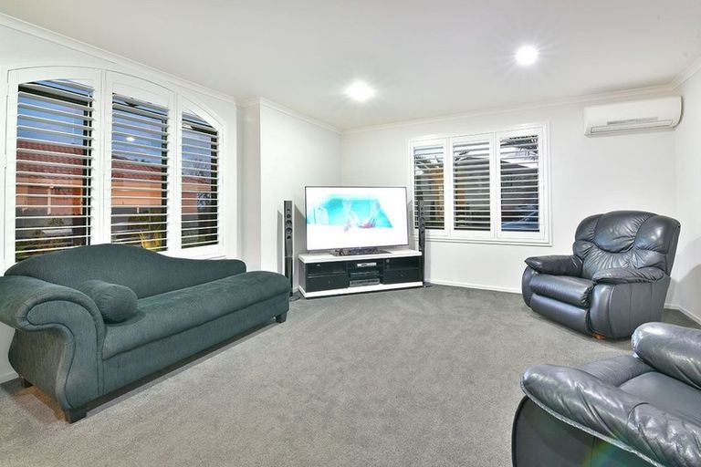 Photo of property in 6 Coral Court, Gulf Harbour, Whangaparaoa, 0930