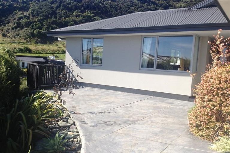 Photo of property in 13 Springlea Heights, Atawhai, Nelson, 7010