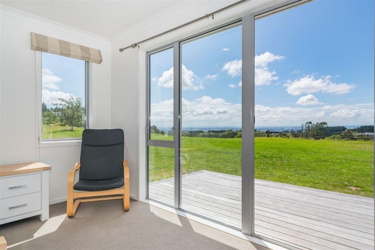 Photo of property in 8 Ridgeview Road, Aokautere, Palmerston North, 4471