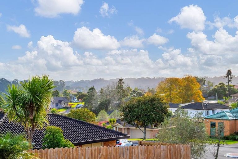Photo of property in 20 View Ridge Drive, Ranui, Auckland, 0612
