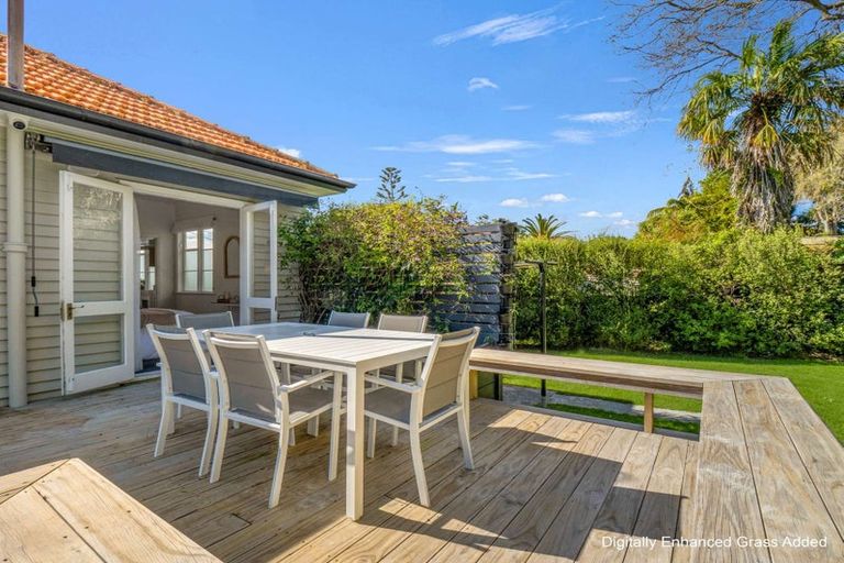 Photo of property in 14 Clapham Place, Whanganui East, Whanganui, 4500