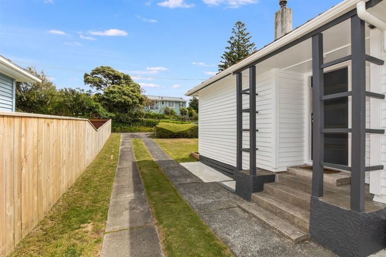 Photo of property in 7 Waiuta Street, Titahi Bay, Porirua, 5022