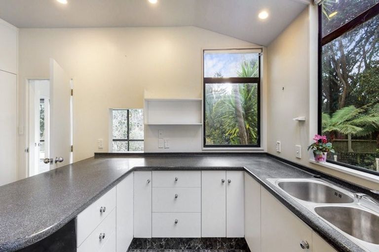 Photo of property in 65 Nevay Road, Miramar, Wellington, 6022