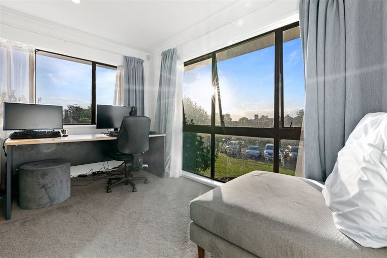 Photo of property in 3 Elrita Place, Conifer Grove, Takanini, 2112