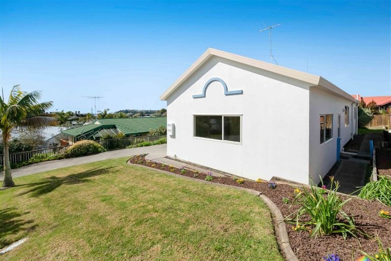 Photo of property in 8 Charlotte Street, Stanmore Bay, Whangaparaoa, 0932