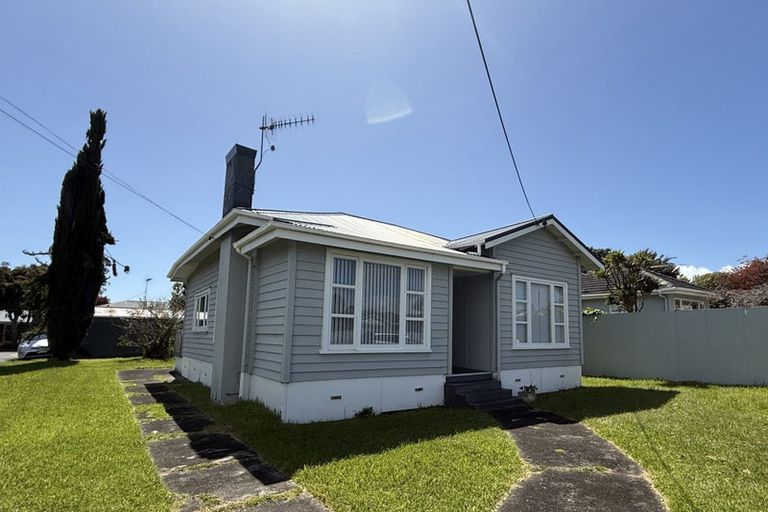 Photo of property in 33 Alma Road, Milford, Auckland, 0620