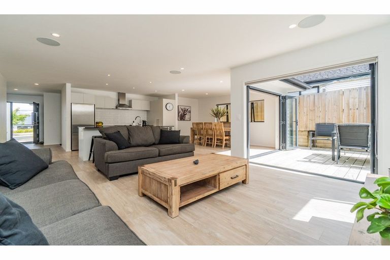 Photo of property in 30 Accolage Boulevard, Kumeu, 0810