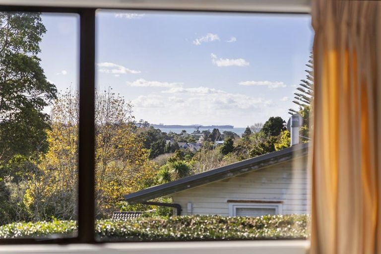 Photo of property in 24 Bert Wilson Place, Cockle Bay, Auckland, 2014