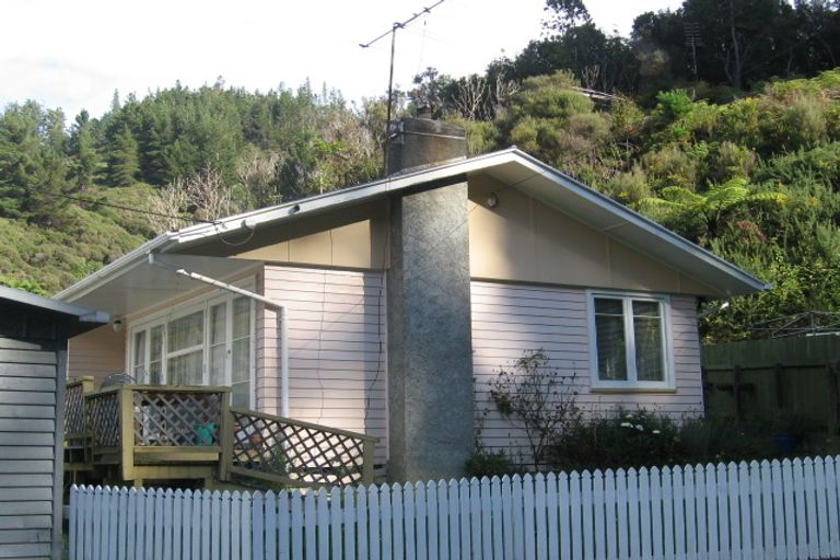 Photo of property in 29 Shackleton Grove, Stokes Valley, Lower Hutt, 5019