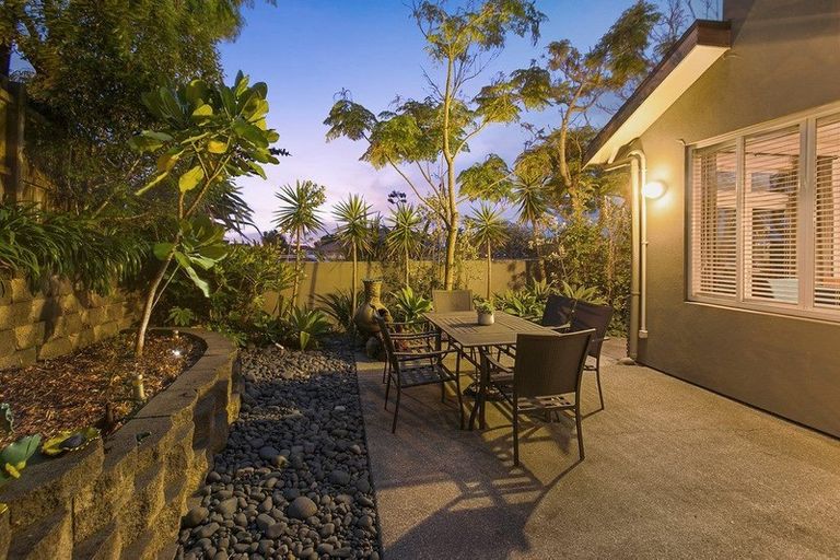 Photo of property in 1 Kingsgate Place, Dannemora, Auckland, 2016