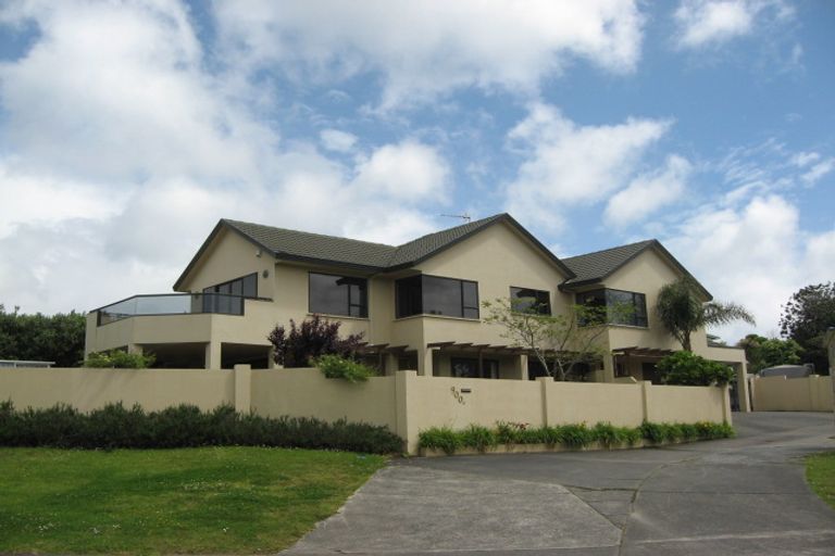 Photo of property in 900a Whangaparaoa Road, Manly, Whangaparaoa, 0930