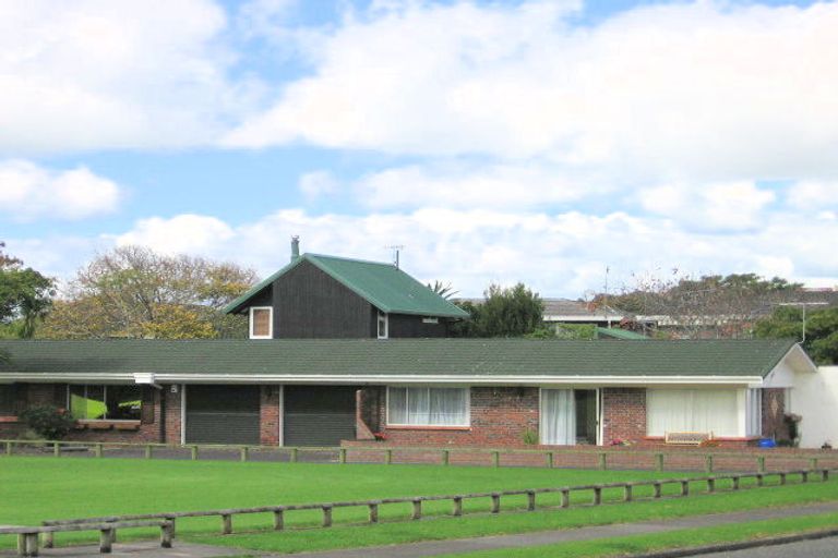 Photo of property in 2/25 Mccrystal Avenue, Bucklands Beach, Auckland, 2012