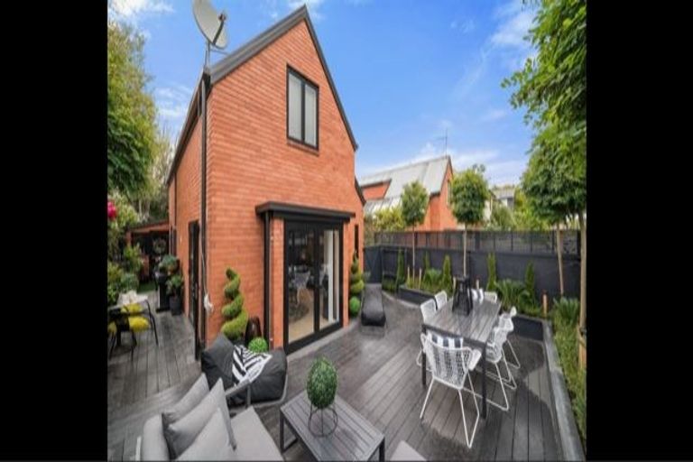 Photo of property in 2/19 Kilmarnock Street, Riccarton, Christchurch, 8011