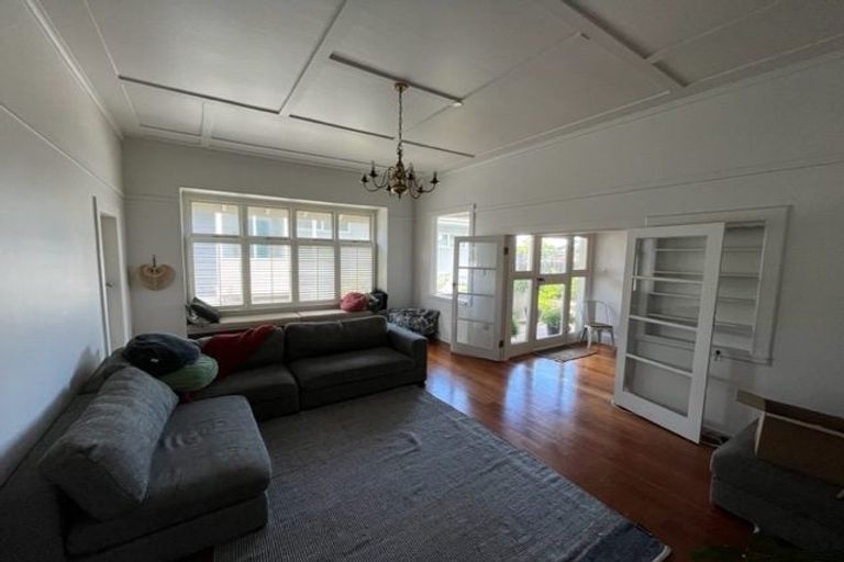 Photo of property in 45 Napier Terrace, Hospital Hill, Napier, 4110