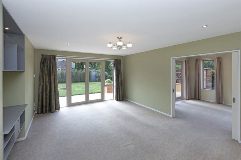 Photo of property in 64 Willowview Drive, Redwood, Christchurch, 8051