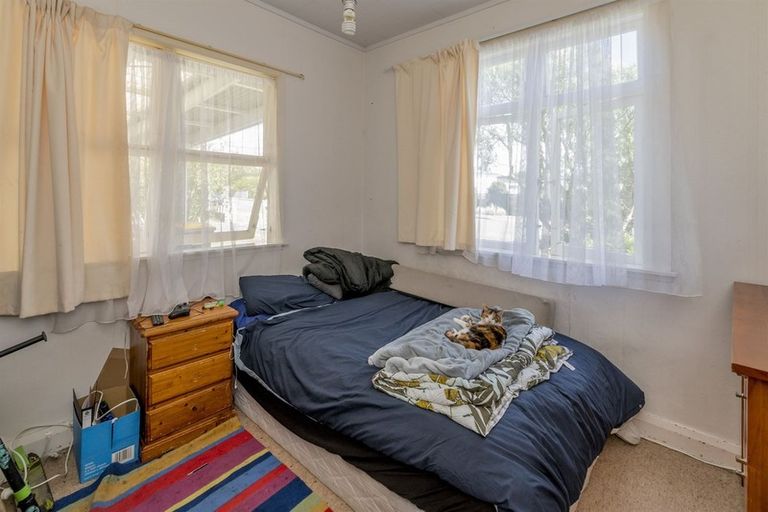 Photo of property in 23 Rauparaha Street, Waikanae Beach, Waikanae, 5036