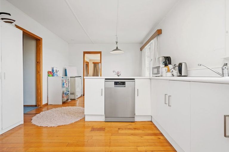 Photo of property in 1 Inverness Avenue, Hamilton East, Hamilton, 3216