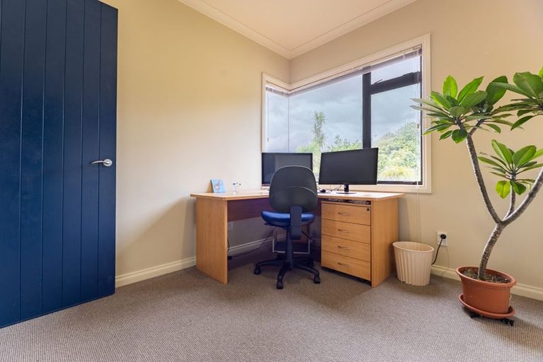 Photo of property in 114 Rutherford Drive, Waikanae Beach, Waikanae, 5036