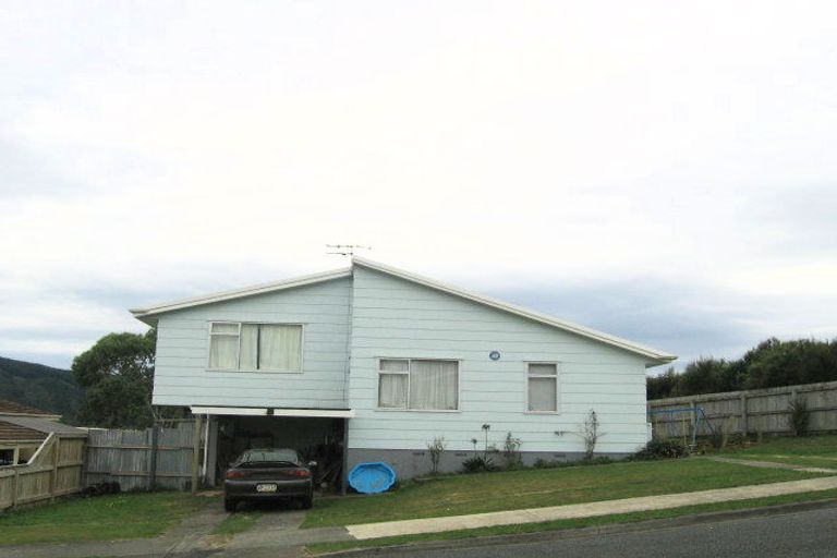 Photo of property in 19 Mount Marua Drive, Timberlea, Upper Hutt, 5018