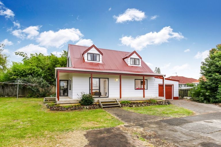 Photo of property in 1/29 Hill Crescent, New Lynn, Auckland, 0600