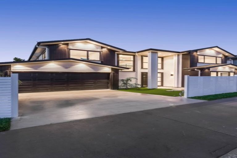 Photo of property in 3 Ti Kouka Place, Te Atatu Peninsula, Auckland, 0610