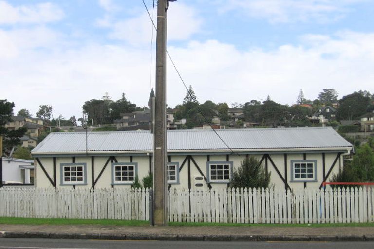 Photo of property in 84 Atkinson Road, Titirangi, Auckland, 0604