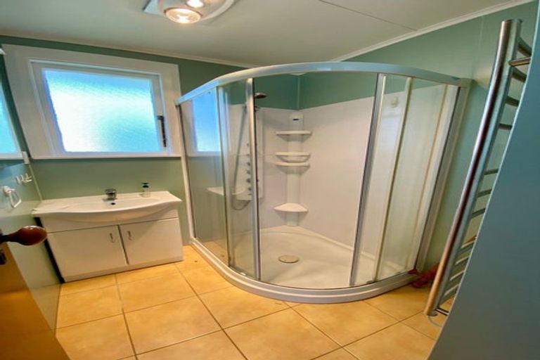 Photo of property in 7 Exeter Crescent, Takaro, Palmerston North, 4412