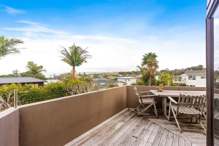 Photo of property in 37 Toroa Street, Torbay, Auckland, 0630