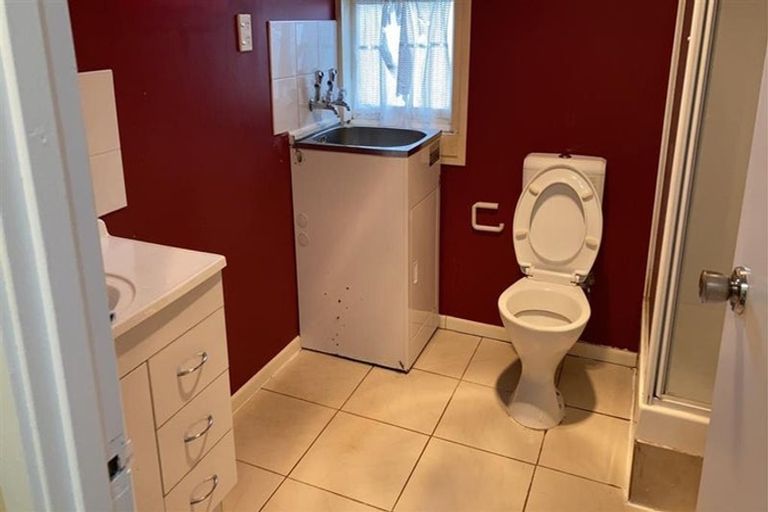 Photo of property in 6 Isola Place, Manukau, Auckland, 2025