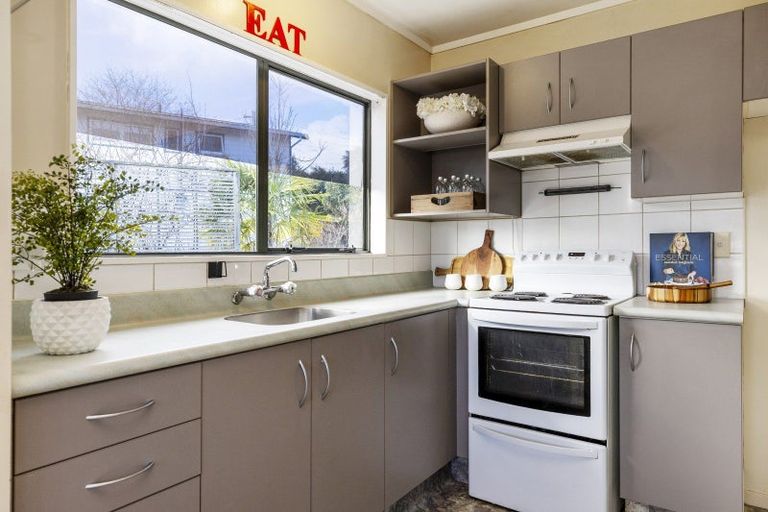 Photo of property in 33 Sunset Street, Hilltop, Taupo, 3330