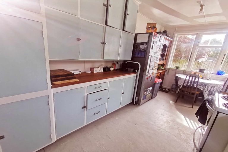 Photo of property in 18 Oakland Street, Northcote, Christchurch, 8052