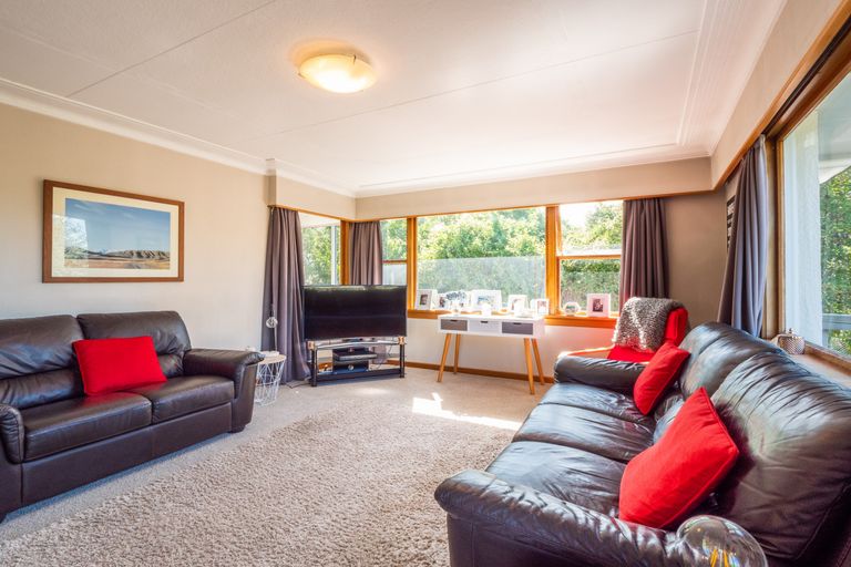 Photo of property in 121 Main Road, Fairfield, Dunedin, 9018