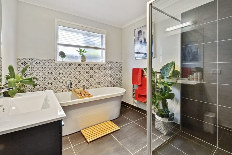 Photo of property in 3 Acqua Place, Karaka, Papakura, 2113