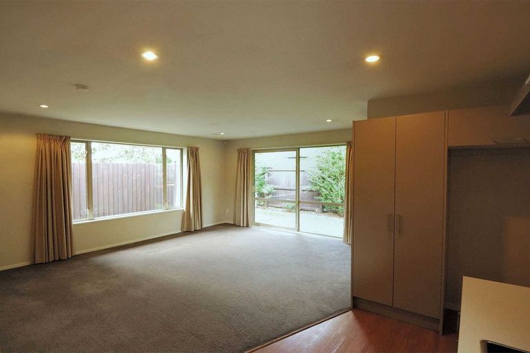 Photo of property in 48 Thackeray Place, Waltham, Christchurch, 8023