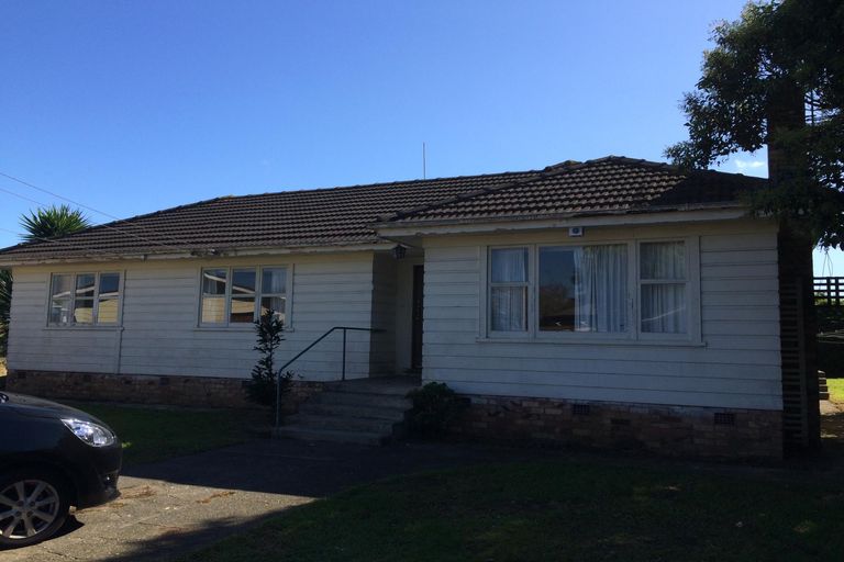 Photo of property in 96 Gray Avenue, Mangere East, Auckland, 2024