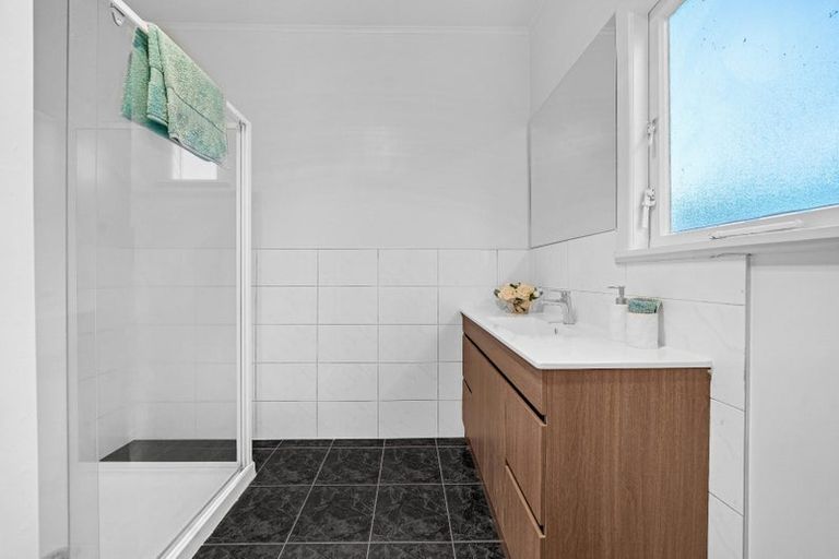 Photo of property in 4029 Great North Road, Glen Eden, Auckland, 0602