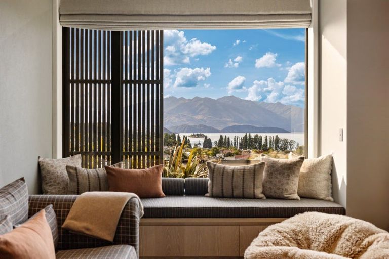 Photo of property in Meadowstone Alpha Series, 6 Petalite Lane, Wanaka, 9305