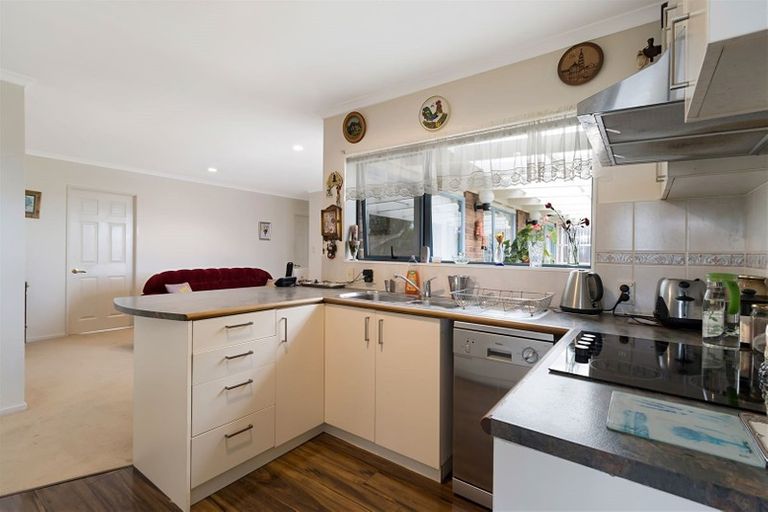 Photo of property in 141 Sturges Road, Henderson, Auckland, 0612