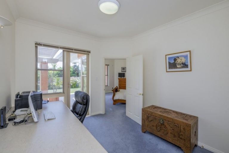 Photo of property in 31 Flaxmere Street, Waikanae Beach, Waikanae, 5036