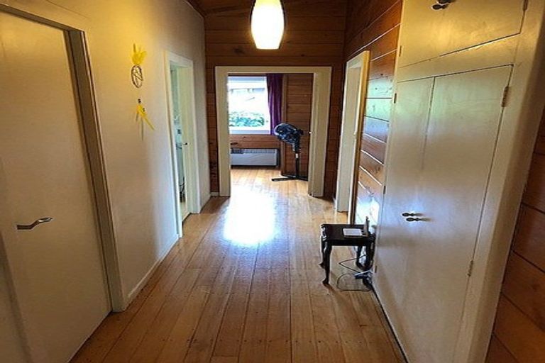 Photo of property in 2/23 Bevyn Street, Castor Bay, Auckland, 0620